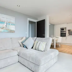  Apartment Stunning 2 Bed Apartment, Fabulous Sea View & 2 Minutes To With Parking United Kingdom