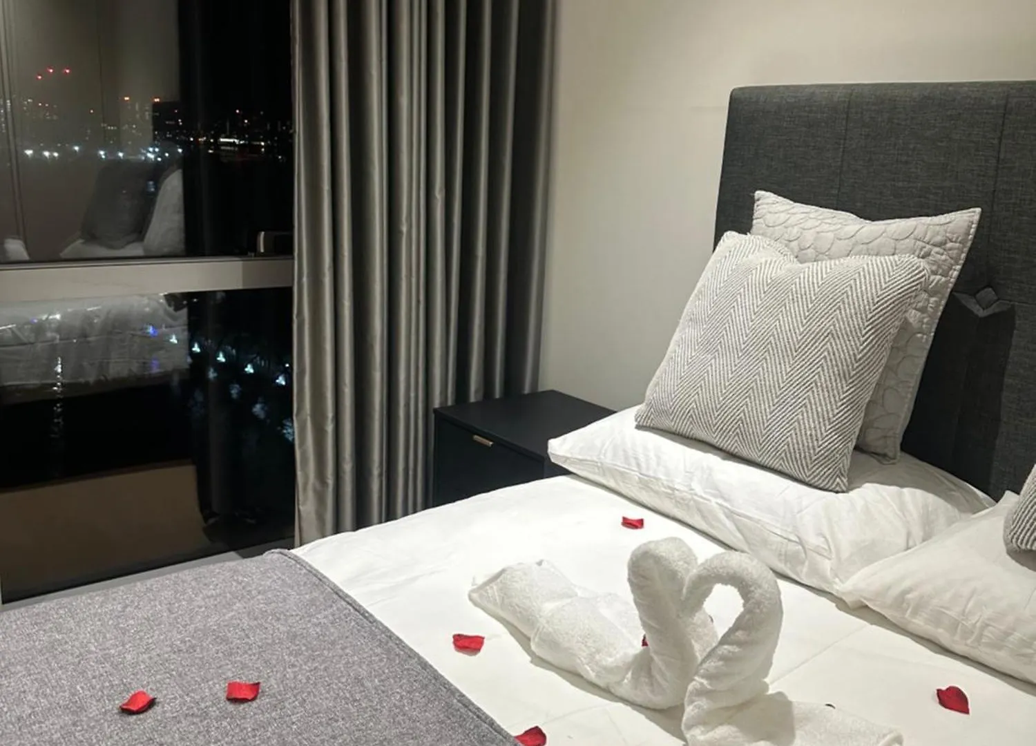 לונדון Luxury Apartment - 2 Minute Walk From The O2 Arena